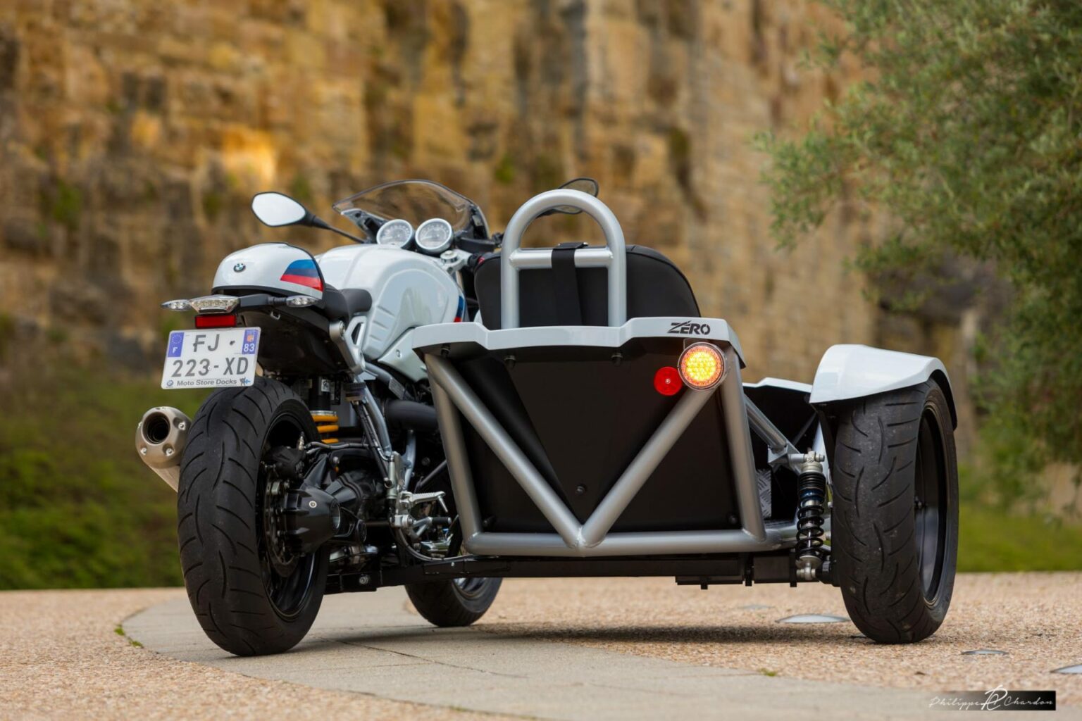 R9TZ238-e1591686437891